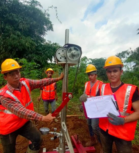 Uji sondir bersama tim